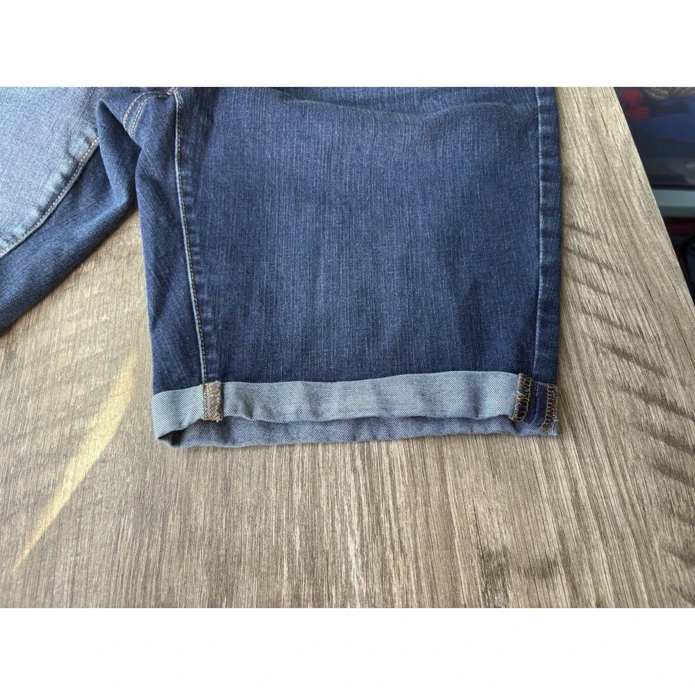 Time and Tru Women's Blue Denim Shorts Size 14